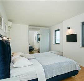 6 Bedroom Seafront Villa with Pool near Slano, Sleeps 12-14
